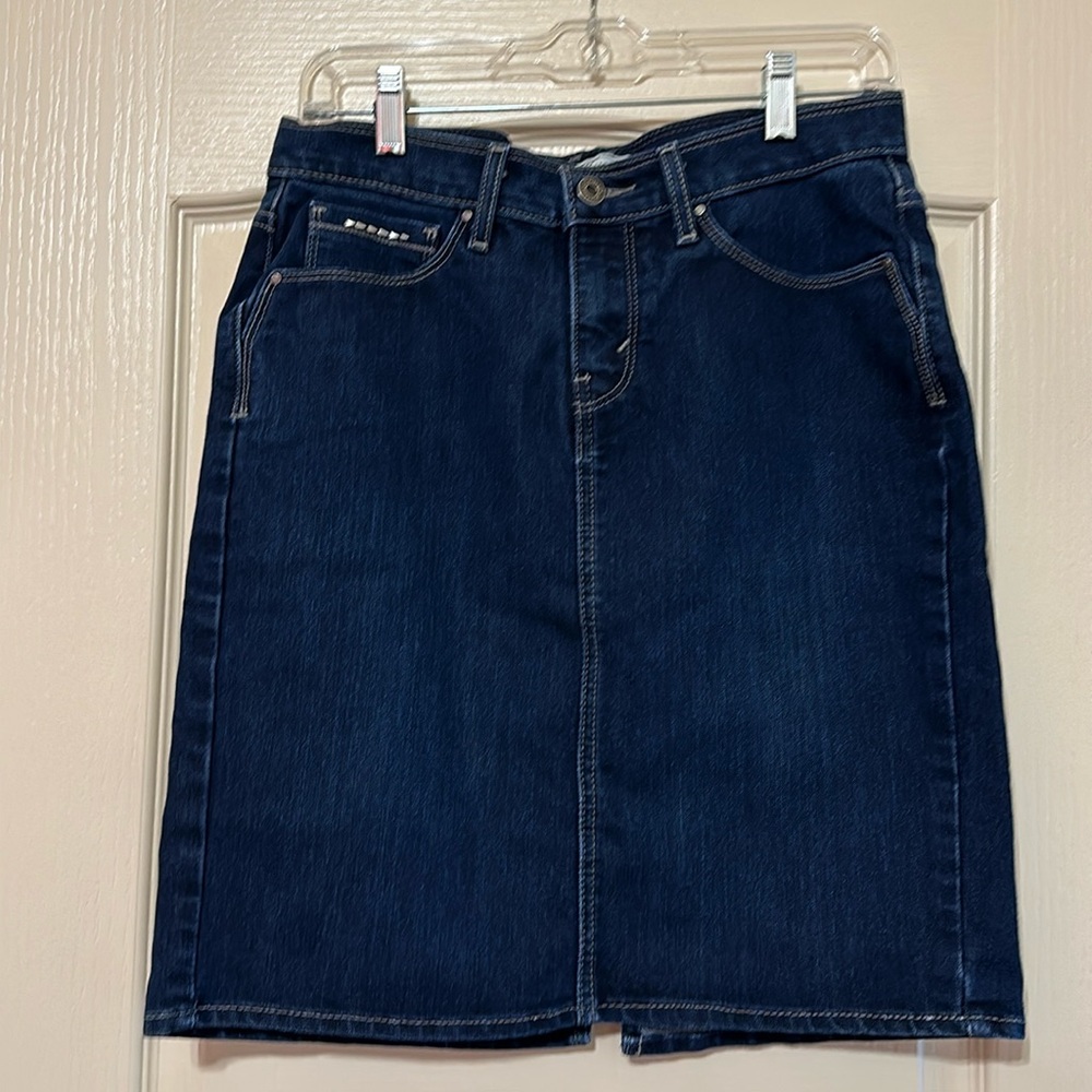 Women’s Levi’s denim skirt